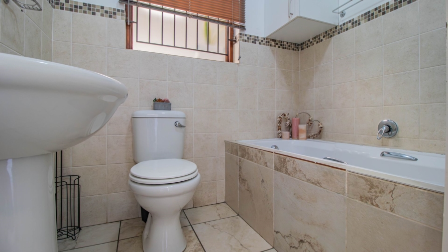 2 Bedroom Property for Sale in Victoria Park Western Cape